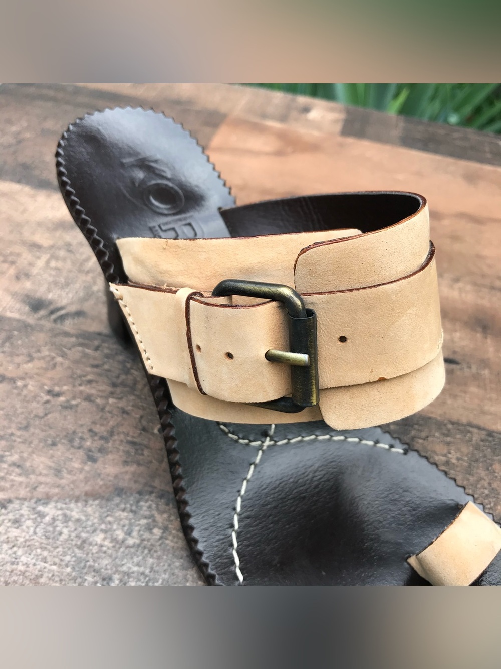 MICHAEL KORS 7 Suede Buckle Toe Loop Stacked Heel Embossed Leather Mule Sandals - Picture 9 of 16